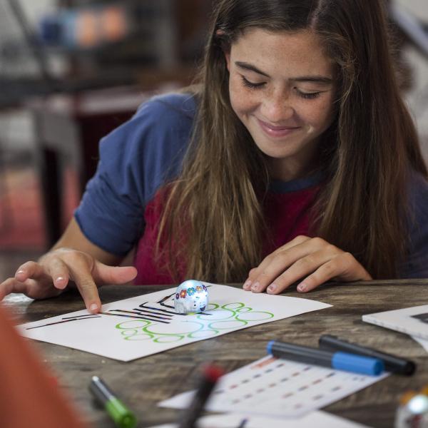 Image for event: Tech Try-It-Out Ozmos and Ozobots
